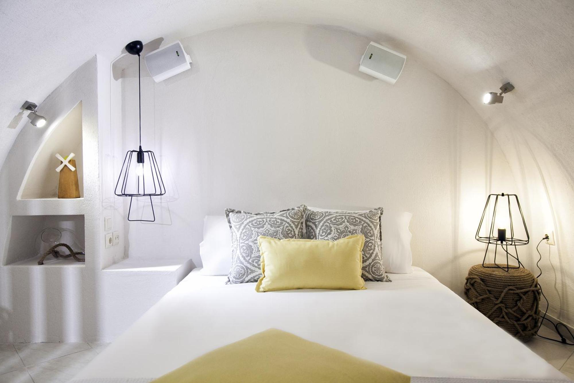 Privee Santorini Hotel Perissa  Room photo